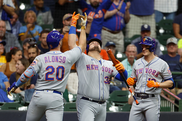 Mets clinch playoffs with 7-2 victory over Milwaukee Brewers