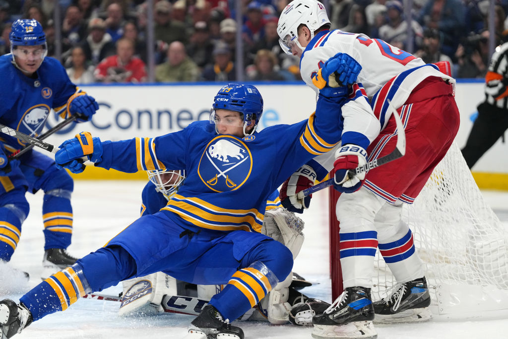 Rangers start Peter Laviolette era with big win over Sabres